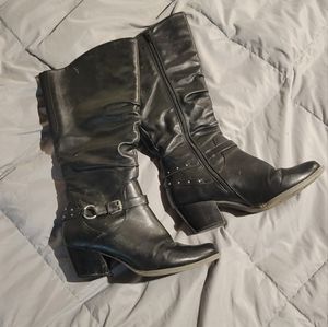 Black boots size 8.5